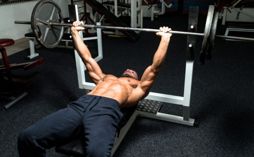 Flat Bench Press: What It Is and How to Use It Effectively