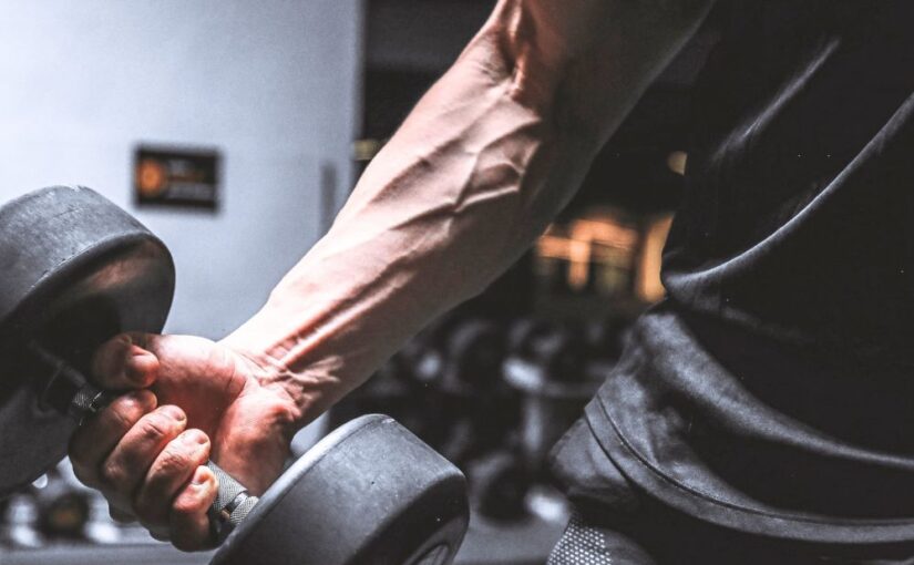 Does Lifting Heavier Weights Build Muscle Faster: Explained